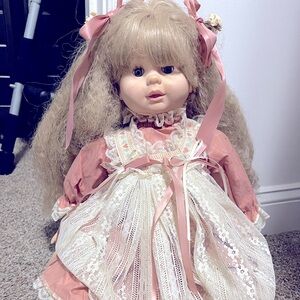 This 20" vinyl Robin Woods Collectible Doll American Children Collection (1988)